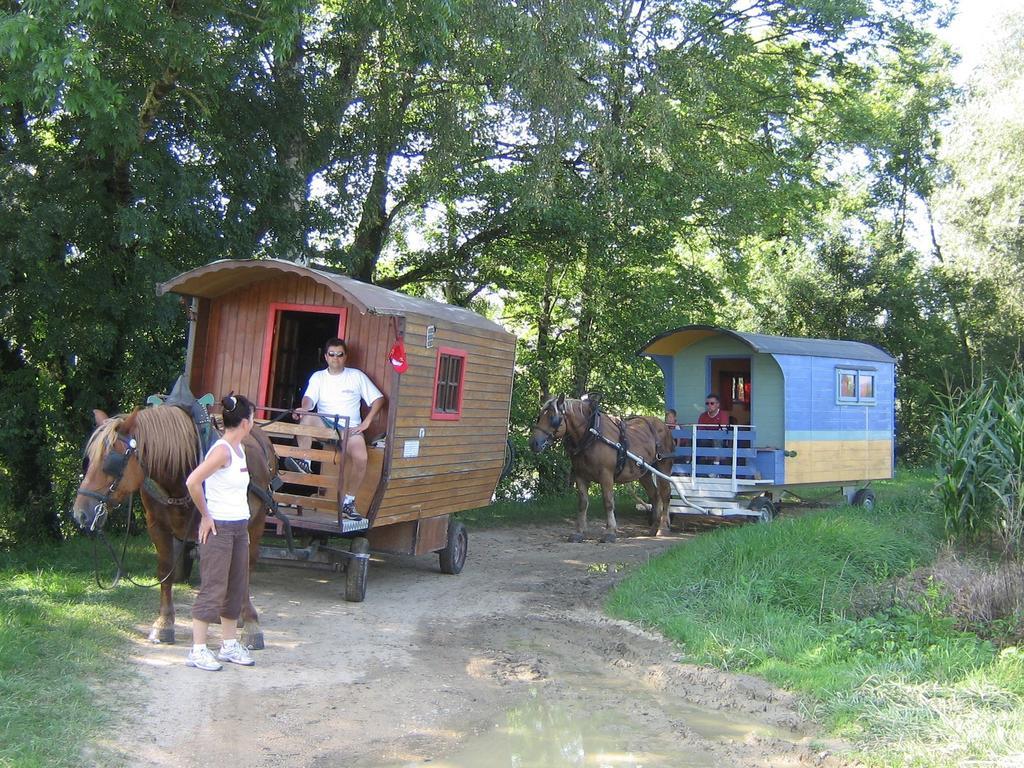 Che'Val D'Amour Ecleux Exterior photo